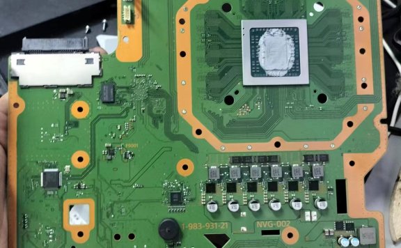索尼PS4Pro游戏机不开机拆机图解