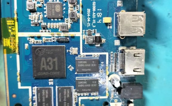 TCL T2游戏主机拆解内部结构挺好可惜无法使用